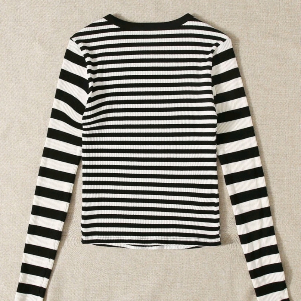 Blouse - Picture 2 of 3